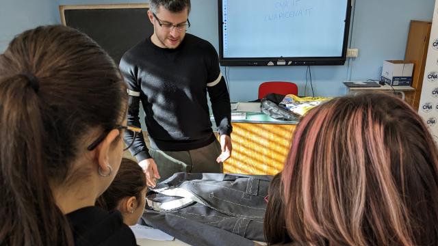 I mestieri artigiani tornano sui banchi. Imprenditori Cna Picena e studenti a confronto per scelta scuola superiore 