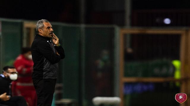 Reggina, è ufficiale il ritorno in panchina del calabrese Toscano. Primo test a Como