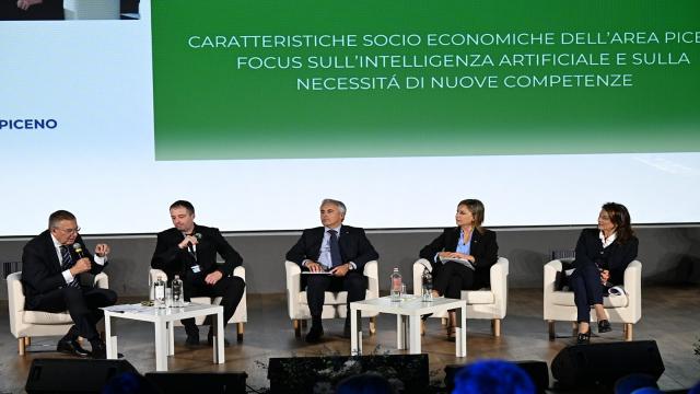 San Benedetto, successo per il convegno della Banca del Piceno sul tema dell'intelligenza artificiale