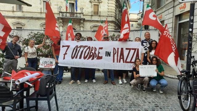 In partenza dal Piceno 5 pullman per manifestazione 'La via Maestra'. A Roma per difesa dei valori costituzionali 