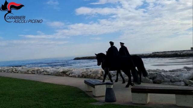 Carabinieri forestali a Cavallo protagonisti anche per le vie di San Benedetto del Tronto