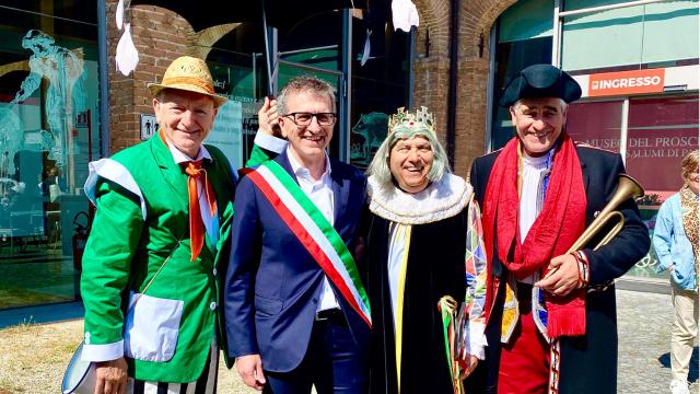 Carnevale di Ascoli Piceno presente al Raduno delle maschere italiane a Parma 