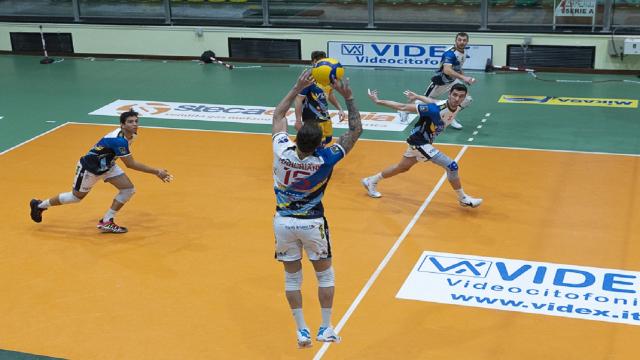Pallavolo Serie A3, la Videx fa bottino pieno sul parquet dell'Aurispa Libellula Lecce