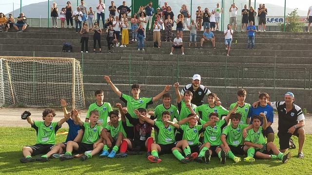 Monticelli Calcio, la formazione dei Giovanissimi 2007 laureata Campione Provinciale 2021-22 