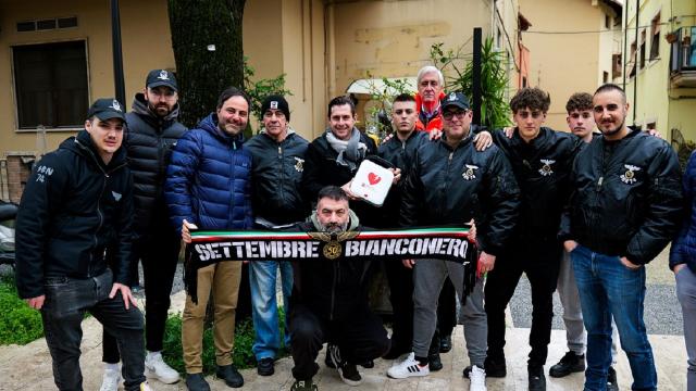 Ascoli Piceno, installato il defibrillatore donato dagli ultras del Settembre Bianconero a Comune e Croce Verde