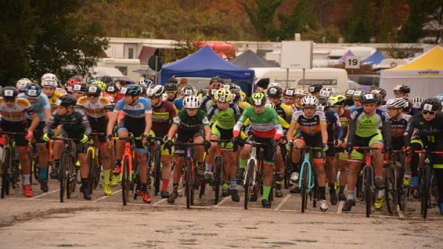 FCI Marche: fango, fatica e grandi numeri, show a Varano di Ancona con il Trofeo Co.Bo. Pavoni