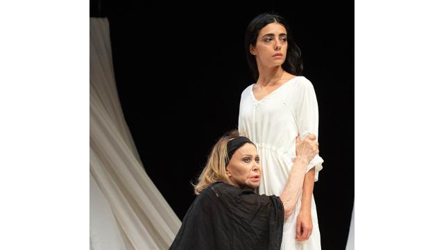 TAU Teatri Antichi Uniti: al Chiostro Sant'Agostino di Ascoli arriva 'Ecuba' con Paola Quattrini