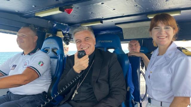 San Benedetto del Tronto, la visita del vescovo Palmieri presso la sede della Guardia Costiera