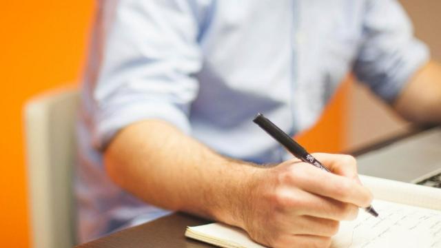 Come stare seduti correttamente: lavoro e postura