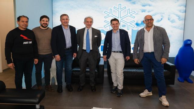 Ascoli Piceno, ''Picena Frigor'' dona 25 cestini stradali al Comune