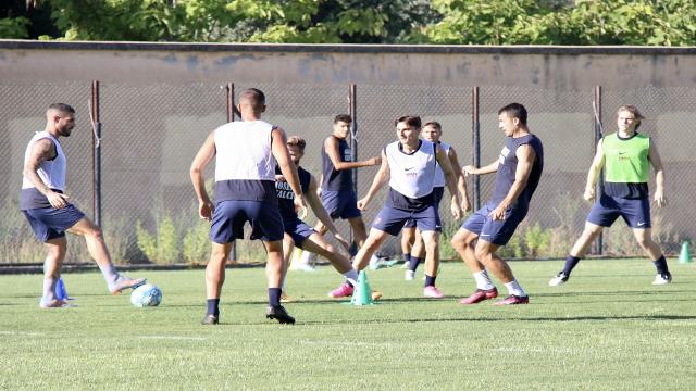 Cosenza-Ascoli, rossoblù e bianconeri in campo per preparare l'esordio in campionato