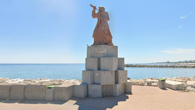 Donazione Organi: Comune San Benedetto del Tronto aderisce a campagna AIDO. Monumento al Pescatore si illumina di rosso
