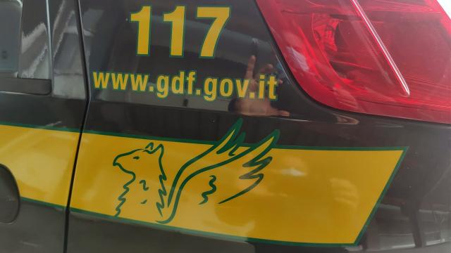 Guardia Finanza Macerata, smantellato network dello spaccio. Eseguite tre ordinanze di custodia cautelare
