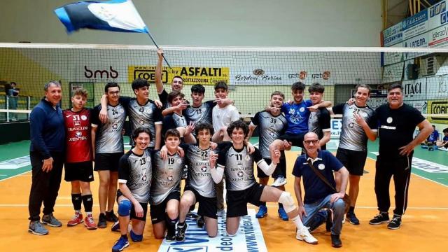 Volley, l'Oliled Ascoli vola in D: successo in Gara 2 sulla Videx Santoni e festa. Mariotti Mvp del match con 18 punti