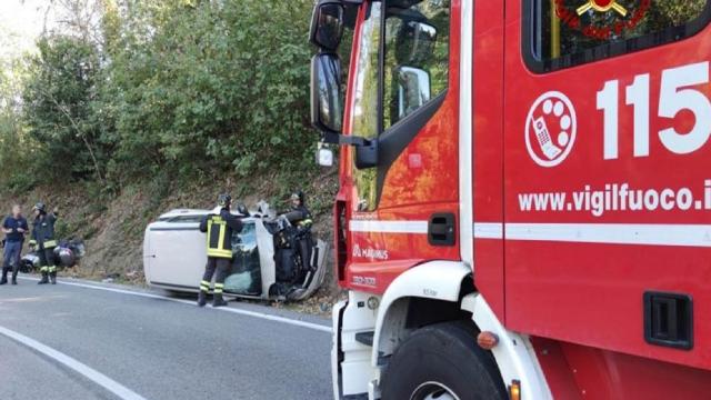 Vigili del Fuoco Ascoli, intervento pomeridiano per incidente stradale lungo la provinciale Piceno Aprutina