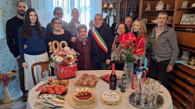 San Benedetto del Tronto, compie 100 anni Filomena Olivieri. Gli auguri del sindaco Spazzafumo