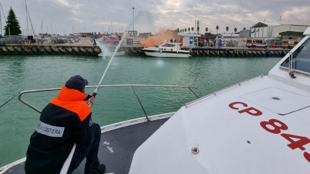 Capitaneria di Porto San Benedetto, esercitazione antincendio portuale. Mancini: “Possiamo ritenerci soddisfatti”