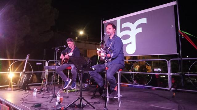 ''Duo di tutto'', al Baf di Offida grande partecipazione per il concerto di Neri Marcorè