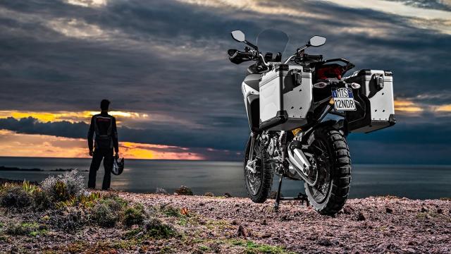 Vacanze su due ruote: l'importanza delle garanzie accessorie per l'assicurazione RC moto