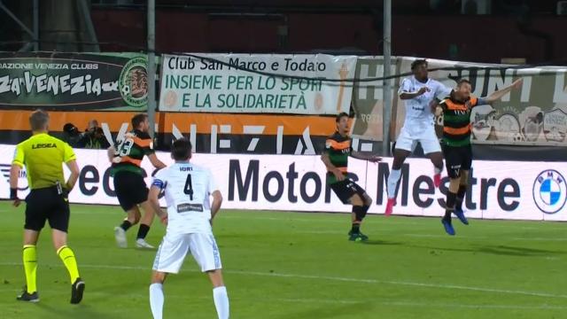Venezia-Cittadella 1-1, Proia e il rosso a Mazzocchi spaventano Zanetti ma poi Bocalon scatena la festa