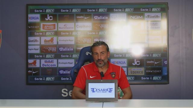 Cosenza-Bari 0-1, voci Dionigi (“Miglior primo tempo della stagione”) e Mignani (“Non esistono titolari”)