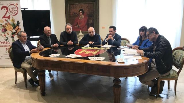 Ascoli Piceno, presentato Fritto Misto 2024 in Comune. Sindaco Fioravanti: ''Sarà un'edizione da record''