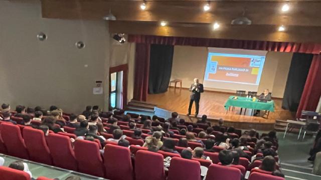 Monteprandone, Centro Pacetti: Comandante Carabinieri Tessitore, lezione di legalità agli studenti 