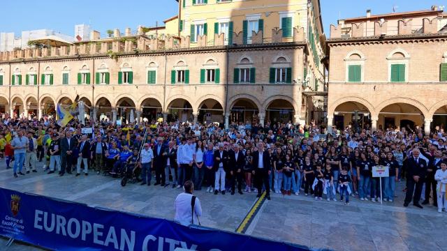 Ascoli Piceno, cerimonia in Piazza del Popolo con il ministro Abodi. Fioravanti: ''Crediamo nello sport''