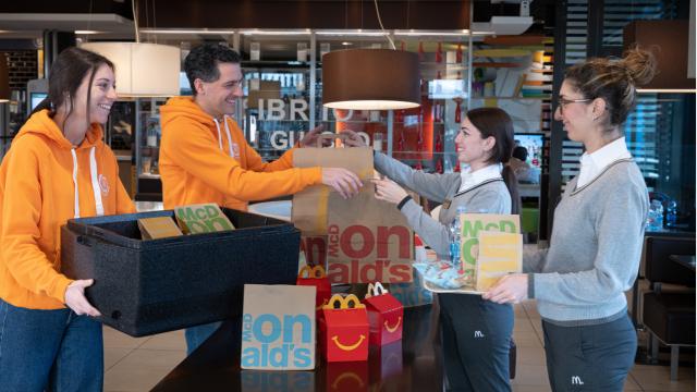 McDonald’s e Fondazione Ronald McDonald insieme a Banco Alimentare delle Marche donano 150 pasti caldi a settimana 