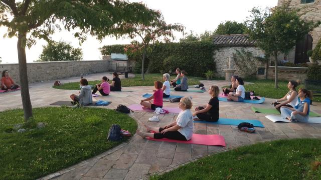 Unione Sportiva Acli, proseguono le lezioni gratuite di yoga a Montedinove