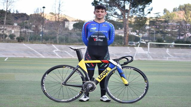 Piceno Cycling Team Ceci Dreambike, soddisfazione per la maglia azzurra del 17enne pistard Napolitano