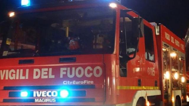 Ascoli-Mare, intervento dei Vigili del Fuoco per maxi tamponamento nei pressi dell'uscita di Castel di Lama