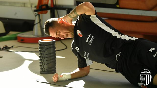 Ascoli Calcio, infortunio al gomito in allenamento per Nestorovski. Bollettino medico ufficiale