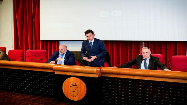 Ascoli Piceno, presentato nuovo Piano di Protezione Civile comunale. Sindaco: “Puntiamo su informazione e prevenzione”