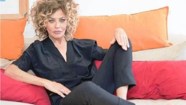 Eva Grimaldi a San Benedetto del Tronto, testimonial per la prima edizione di 'Rosso Italia'