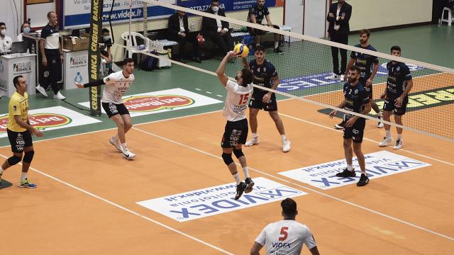 Pallavolo Serie A3, buona la prima per la Videx. Battuto il Modica nella gara di esordio
