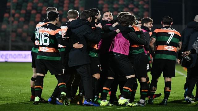 Venezia-Reggiana 2-1, una doppietta di Aramu vanifica la rete di Libutti. Zanetti in gioco per la A