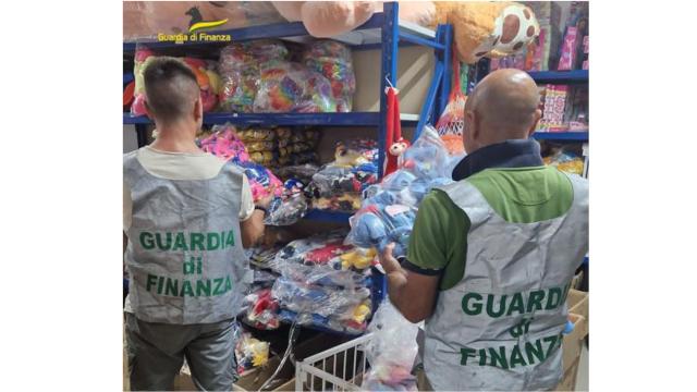 Guardia di Finanza Fermo, sottoposti a sequestro penale oltre 100.000 articoli non sicuri di diversa tipologia