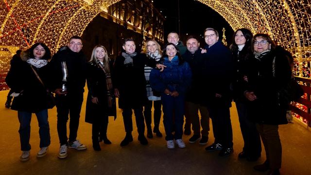 Ascoli Piceno, accese luminarie natalizie in centro. Fioravanti: ''Momento di grande unione''