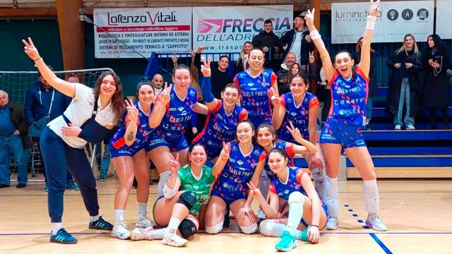 Pallavolo femminile, Serie B2: Carlo Forti–Axore.it supera al tie-break la capolista Lasersoft Riccione