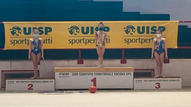 Ginnastica ritmica, tante medaglie ad Ancona per le ragazze della Uisp Ascoli Piceno