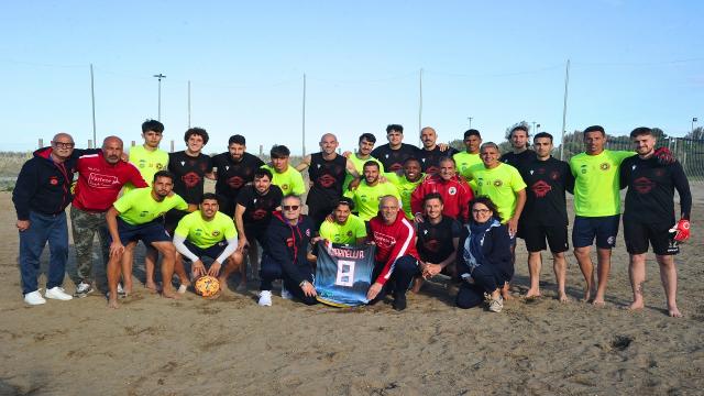 L'Happy Car Samb Bs inaugura la Heliopolis Beach Arena di Pineto. Buon test con la Vastese Beach Soccer