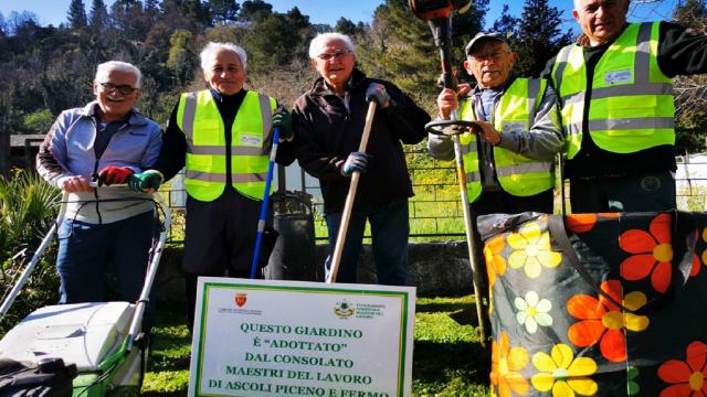 Ascoli Piceno: Maestri del Lavoro, tirato a lucido il giardino ''Don Antonio Rodilossi'' 