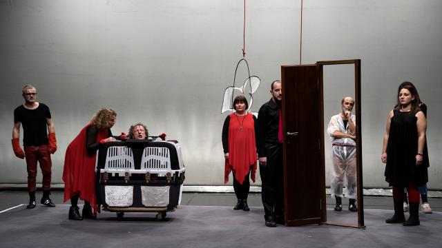 Il festival TeatrOltre fa tappa ad Ascoli Piceno con Antonio Rezza in Hybris