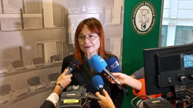 Regione Marche, approvata risoluzione contro la violenza sulle donne. Acciarri: ''Documento bipartisan''