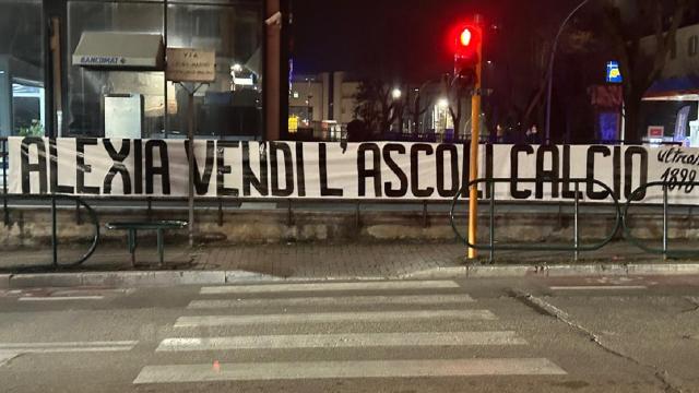 Ultras 1898, striscione verso la proprietà: “Alexia vendi l'Ascoli Calcio”