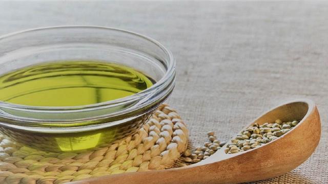 Olio di canapa, peculiarità e benefici