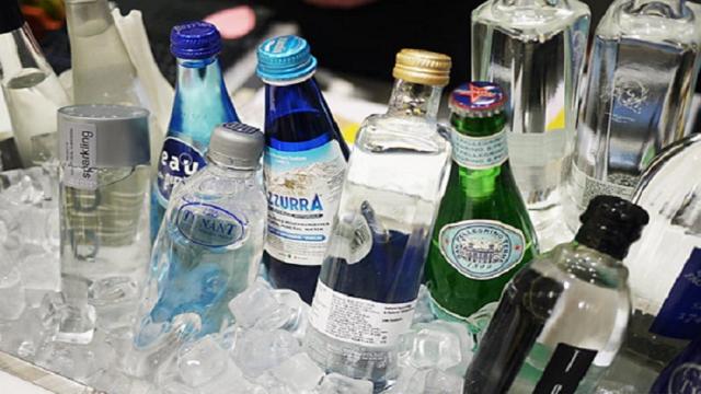 Gli effetti di una corretta idratazione quando assumiamo bevande alcoliche: scopriamo quali sono