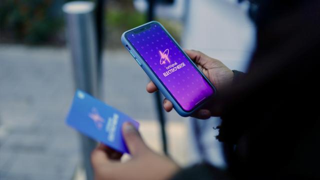 Octopus Electroverse prima app per ricarica veicoli elettrici in Europa. In Italia accesso a oltre 45mila punti ricarica
