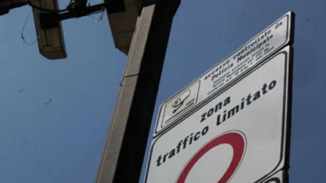 Ascoli Piceno, proroga validità permessi annuali per il transito e la sosta nelle Zone a traffico limitato